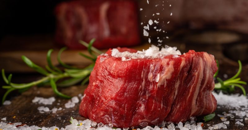 Trong thịt dê chứa nhiều vitamin B12 có tác dụng làm đẹp da (Ảnh: Sưu tầm Internet)