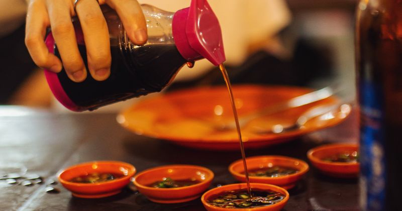 Xì dầu làm gia tăng nguy cơ băng huyết ở mẹ sau sinh (Ảnh: Sưu tầm Internet)