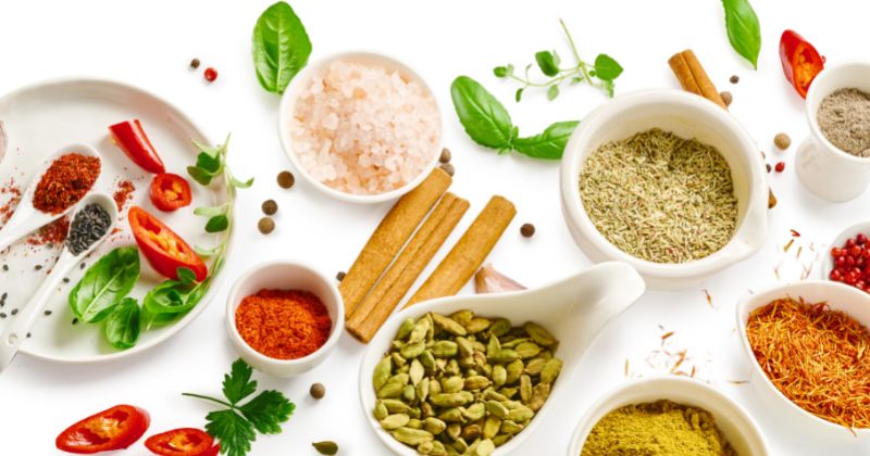 Mẹ sau sinh nên hạn chế hương vị cay, nồng như ớt (Ảnh: Sưu tầm Internet)