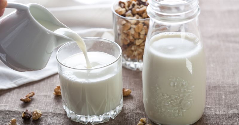 Những lưu ý quan trọng khi uống sữa mẹ nên quan tâm (Ảnh: Sưu tầm Internet)