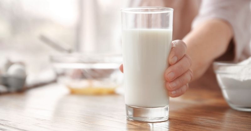 Uống sữa đậu nành Fami giúp cải thiện làn da sáng bóng (Ảnh: Sưu tầm Internet)