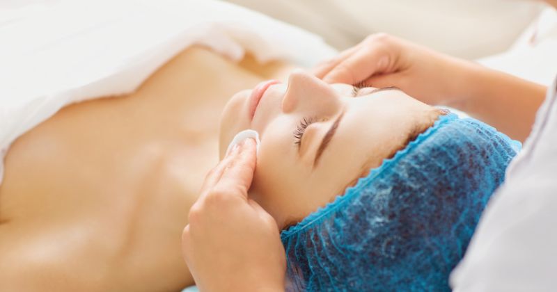 Uống sữa ong chúa mỗi ngày giúp cải thiện làn da trắng hồng (Ảnh: Sưu tầm Internet)