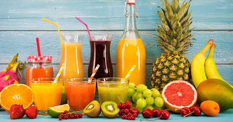 Nước ép trái cây có tác dụng chống lão hóa, làm đẹp da cho mẹ sau sinh (Ảnh: Sưu tầm Internet)