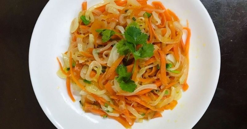 Su hào xào cà rốt thơm ngon (Ảnh: Sưu tầm Internet)