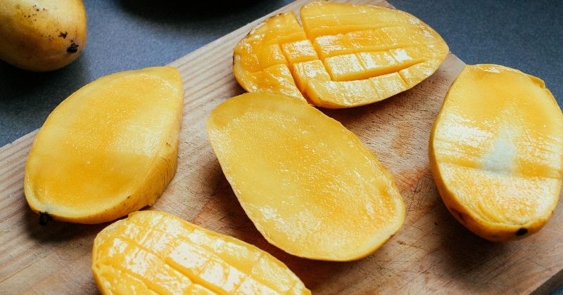 Ăn xoài giúp bổ sung sắt cho cơ thể (Ảnh: Sưu tầm Internet)