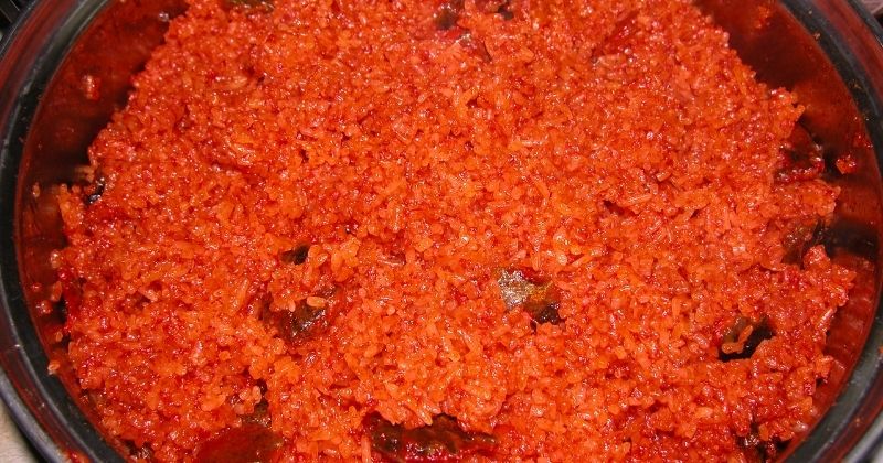 Ăn xôi gấc giúp mẹ nhiều sữa và chất lượng hơn (Ảnh: Sưu tầm Internet)