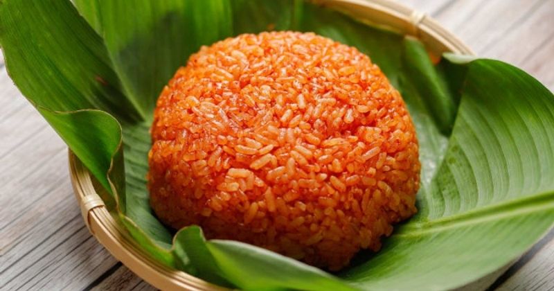 Mẹ không nên ăn xôi gấc khi mới sinh, ảnh hưởng đến vết mổ (Ảnh: Sưu tầm Internet)