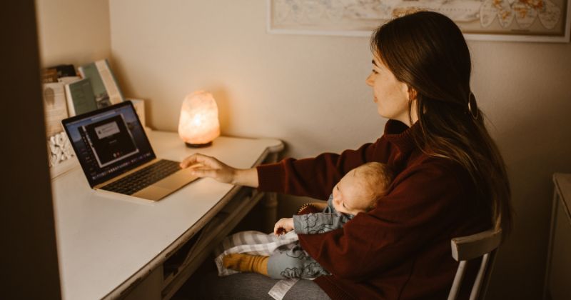 Biểu hiện của mẹ khi bị sốc tâm lý (Ảnh: Sưu tầm Internet)