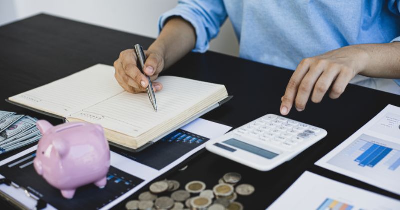 Chuẩn bị tốt điều kiện kinh tế trước khi sinh con (Ảnh: Sưu tầm Internet)