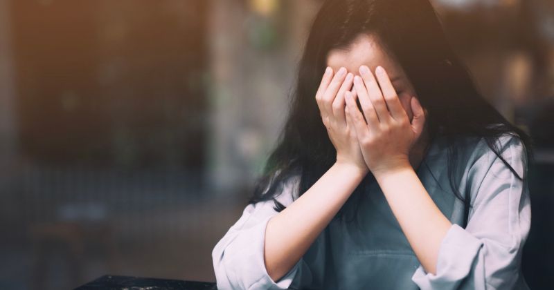 Stress kéo dài có thể khiến mẹ dễ bị trầm cảm sau sinh (Ảnh: Sưu tầm Internet)