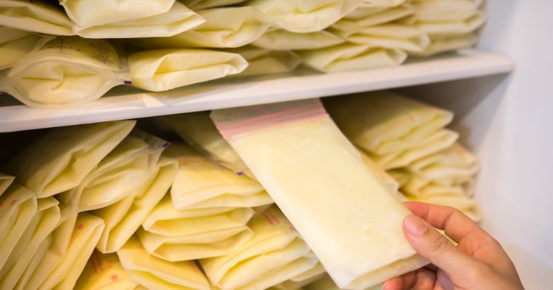 Bảo quản sữa ở ngăn đá được khoảng 6 tháng. (Ảnh: Sưu tầm Internet)