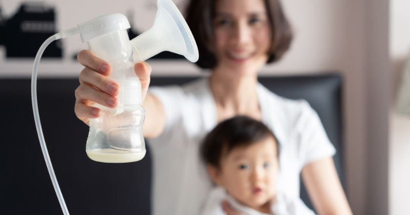 Hút sữa là giải pháp ngăn chặn tắc tia, vón cục hiệu quả. (Ảnh: Sưu tầm Internet)