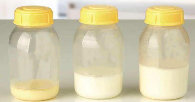 Sữa mẹ trưởng thành thường có màu xanh nhạt hoặc trắng đục, hơi ngả vàng. (Ảnh: Sưu tầm Internet)