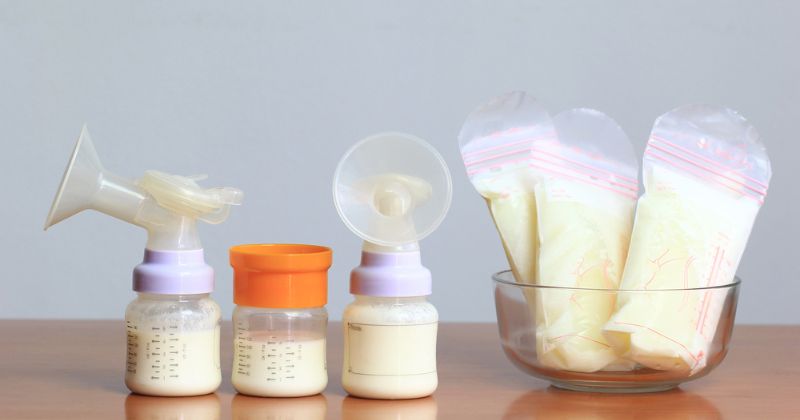 Hâm sữa bằng nước ấm là cách đơn giản, nhanh chóng được rất nhiều mẹ bỉm áp dụng (Ảnh: Sưu tầm Internet)