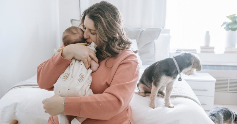 Thay đổi tâm lý ở phụ nữ sau sinh gây ảnh hưởng tới mẹ và bé (Ảnh: Sưu tầm Internet)