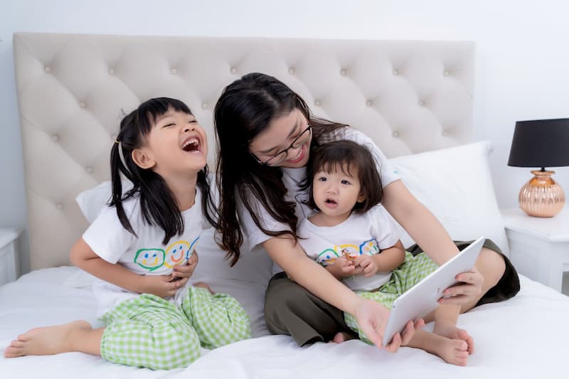 Vai trò của ba mẹ trong việc phát triển tâm lý của trẻ. (Ảnh: Internet)