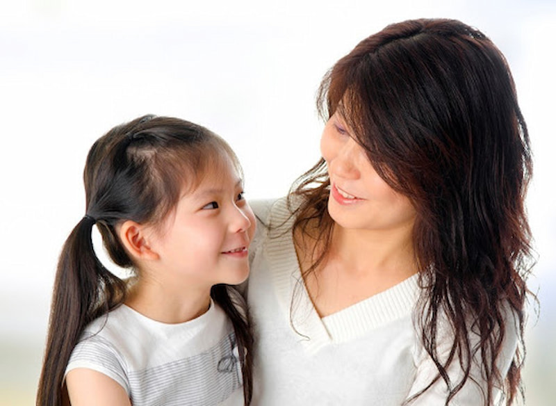 Trò chuyện cùng con. (Ảnh: Sưu tầm Internet)