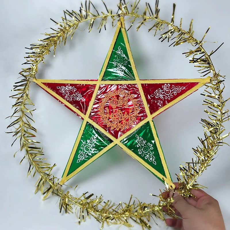 Trang trí đèn theo sở thích. (Ảnh: Internet)