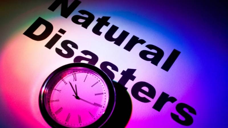 Viết về thảm hoạ thiên nhiên bằng tiếng Anh. (Ảnh: Canva)