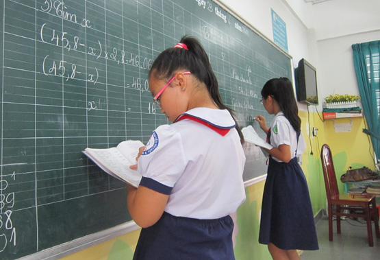 Chuyển từ hướng truyền tải nội dung sang hình thành và phát triển năng lực Toán học cho học sinh