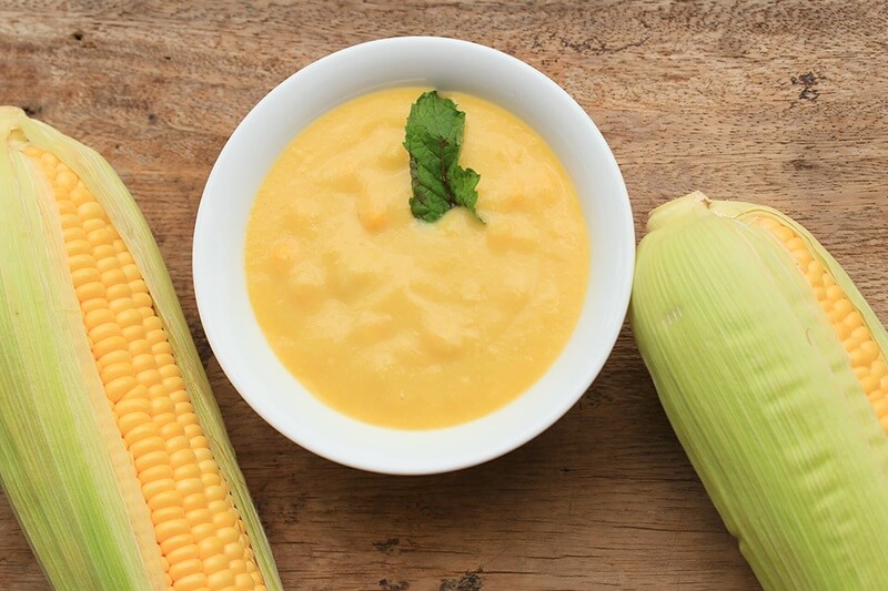 Bột ngô và sữa. (Ảnh: Sưu tầm Internet)