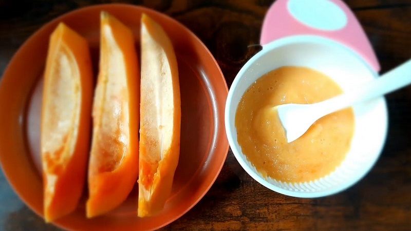 Ăn dặm ngọt với đu đủ và lê. (Ảnh: Sưu tầm Internet)