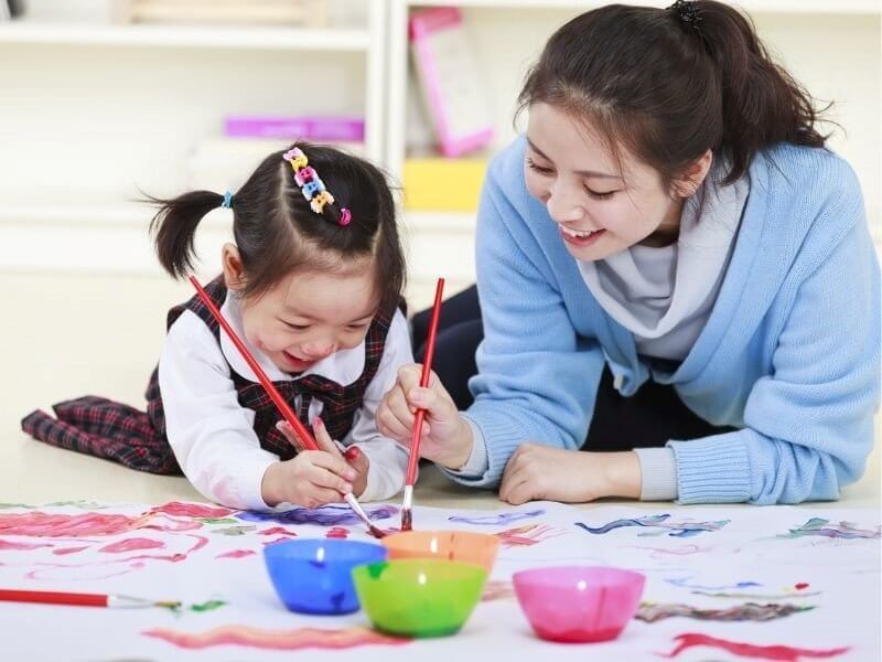 Áp dụng phương pháp vừa chơi vừa học để gia tăng hiệu quả. (Ảnh: Sưu tầm internet)