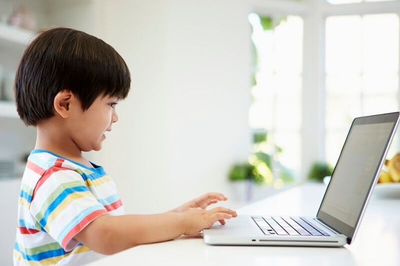 Bé học tiếng Việt lớp 5 trên Youtube hoàn toàn miễn phí, kiến thức đa dạng. (Ảnh: Sưu tầm internet)