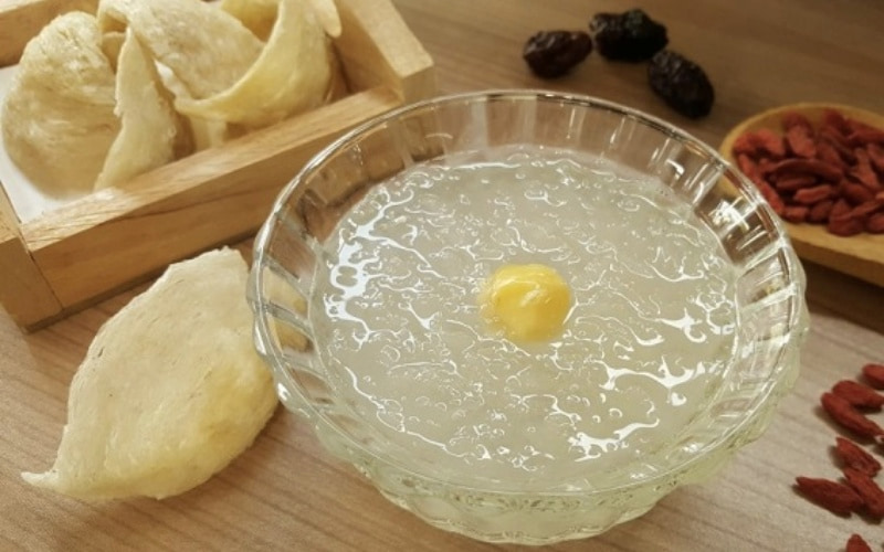 Tổ yến chưng đường phèn có thể coi là món ăn dễ làm và được sử dụng thường xuyên nhất. (Ảnh: Sưu tầm Internet)