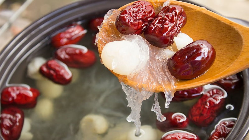 Thời điểm lý tưởng nhất để có thể hấp thu tổ yến tốt nhất là khi bụng đang rỗng, bạn cảm thấy đói. (Ảnh: Sưu tầm Internet)