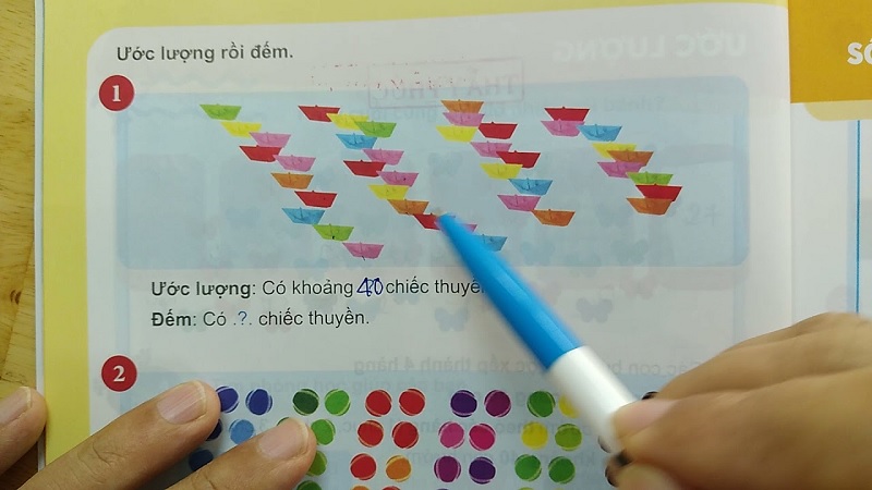 Bố mẹ cần cùng trẻ thực hành thông qua trò chơi để tăng tính hiệu quả. (Ảnh: sưu tầm internet)