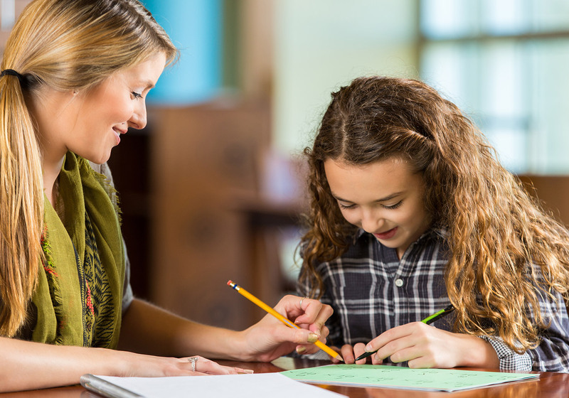 Cùng bé luyện tập thường xuyên rất quan trọng. (Ảnh: Sưu tầm internet)