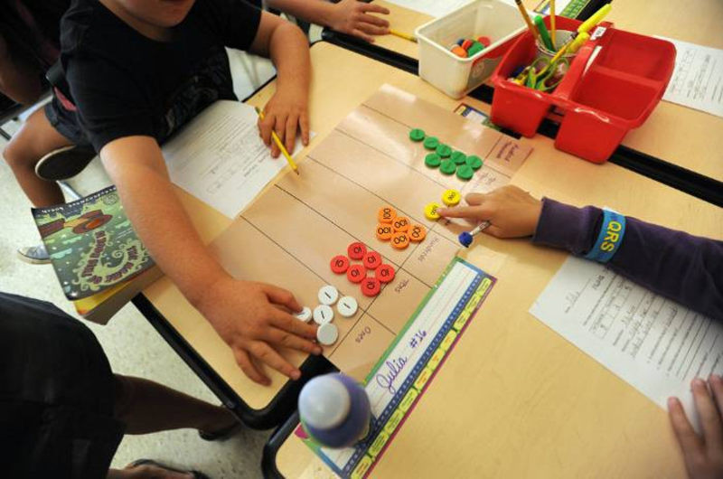 Toán tiểu học Singapore sẽ hướng đến việc giải quyết bài toán từ dễ đến khó. (Ảnh: Sưu tầm internet)