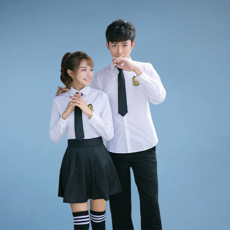 Dạy con cần lịch thiệp, tôn trọng phái nữ. (Ảnh: Nguồn Internet)