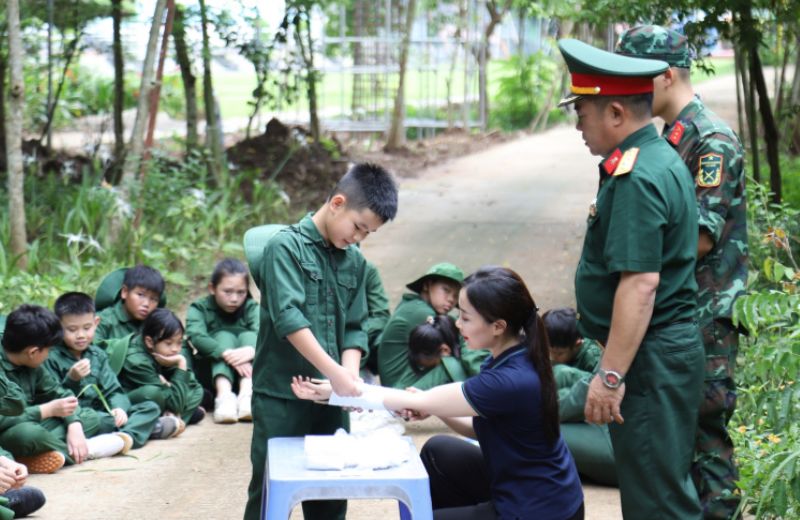 Tìm hiểu các hoạt động của trại hè quân đội. (Ảnh: Sưu tầm Internet)