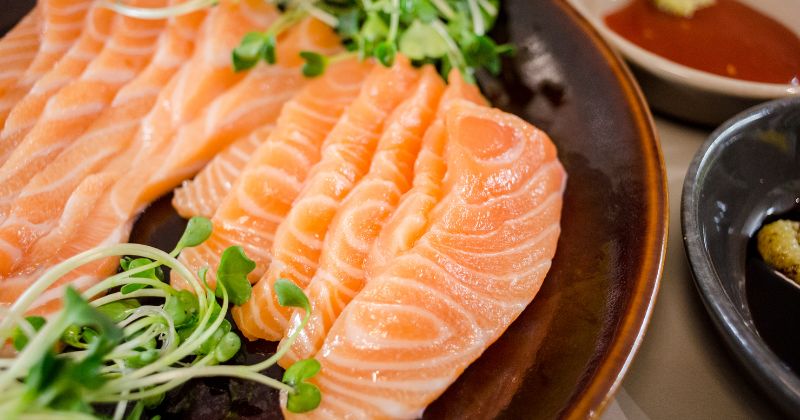 Cá hồi chứa nhiều omega -3 có lợi cho sức khỏe (Ảnh: Sưu tầm Internet)