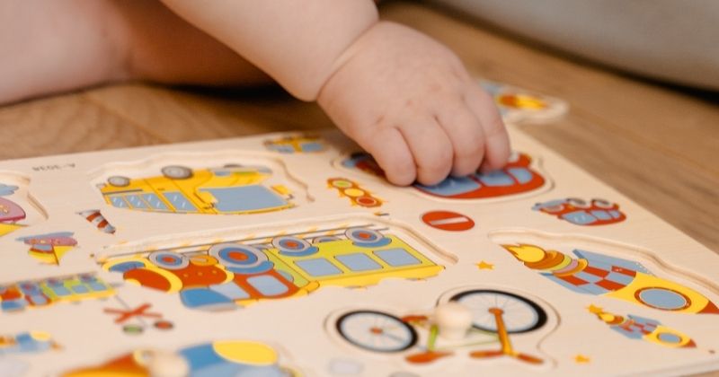 Chơi với con giúp bố có tinh thần thoải mái, dễ chịu (Ảnh: Sưu tầm Internet)