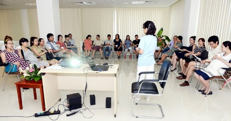 Chồng nên cùng vợ tham gia lớp học tiền sản (Ảnh: Sưu tầm Internet)