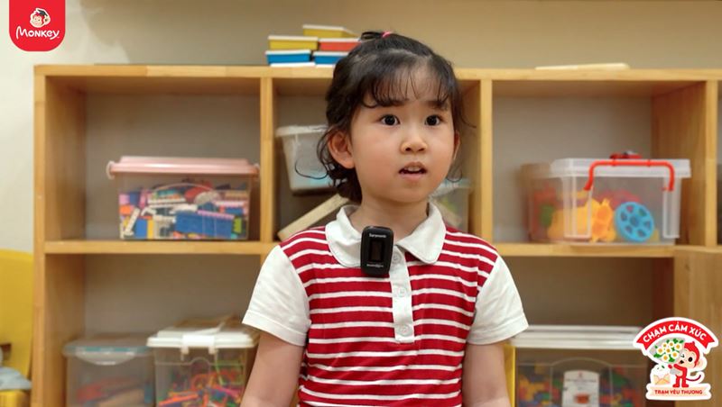 Phỏng vấn các bé về ngày 20/10. (Ảnh: Monkey)