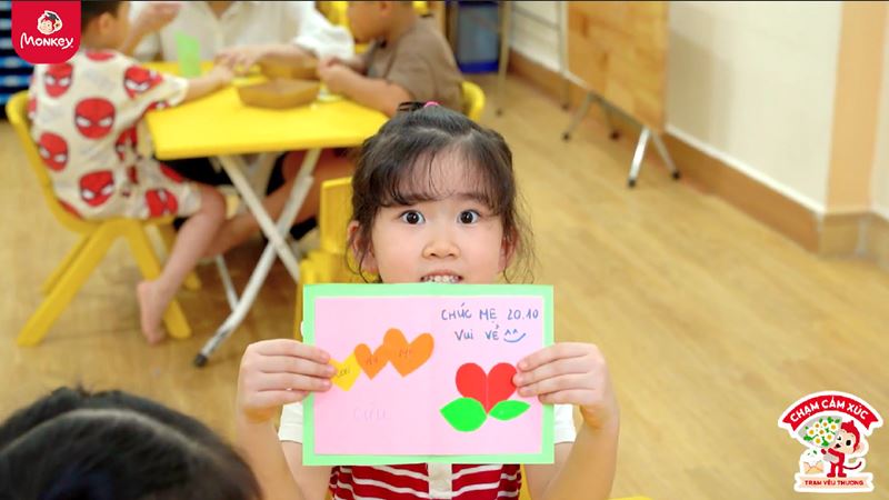 Thành phẩm độc đáo của các bé trường Mầm non Tre nhỏ. (Ảnh: Monkey)