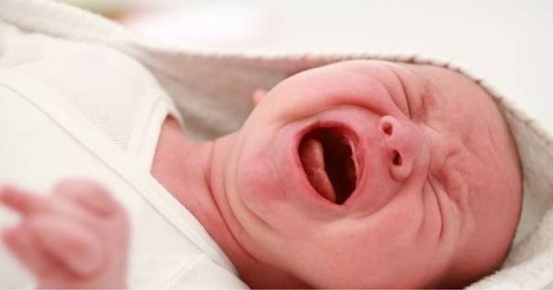 Cách khắc phục tình trạng trẻ 1 tuổi ngủ hay giật mình (Ảnh: Sưu tầm Internet)