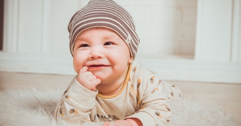 Bé chưa thật sự muốn ngủ (Ảnh: Sưu tầm Internet)