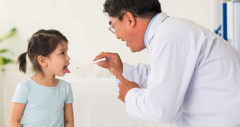 Trẻ 1 tuổi ngủ nghiến răng có thể do trẻ bị sai khớp cắn. (Ảnh: Sưu tầm Internet)