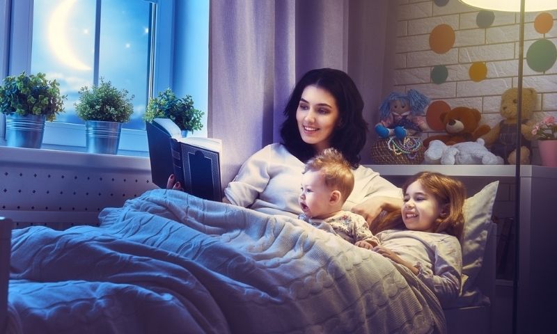 Cho bé thư giãn trước khi đi ngủ để ngủ ngon hơn. (Ảnh: Nguồn Internet)