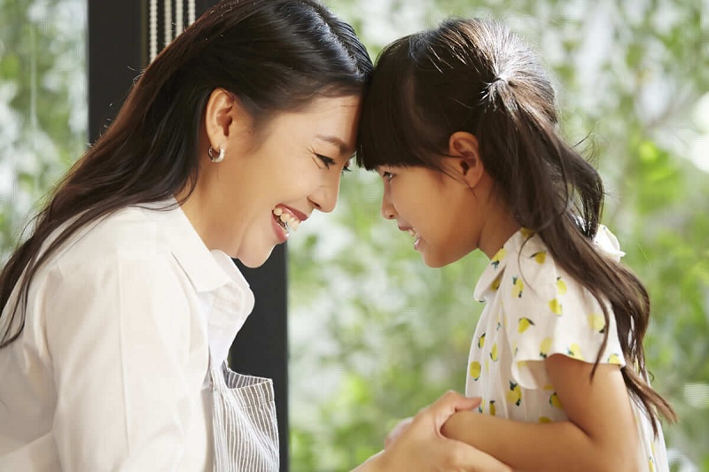 Ba mẹ cần giúp bé biết nói không đúng lúc. (Ảnh: Sưu tầm internet)