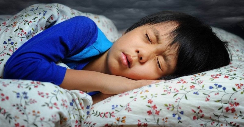 Các chuyên gia khuyến cáo, trẻ 10 tuổi nên ngủ đủ từ 9 - 11 tiếng mỗi ngày. (Ảnh: Sưu tầm internet)