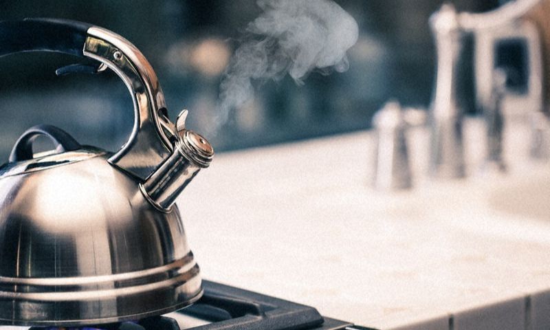 Cho trẻ ăn chín uống sôi để phòng tránh nguy cơ bị ngộ độc thực phẩm (Nguồn: Sưu tầm Internet)