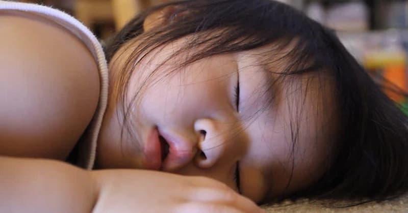 Trẻ khó ngủ kéo dài nguy hiểm như thế nào. (ảnh: sưu tầm internet)