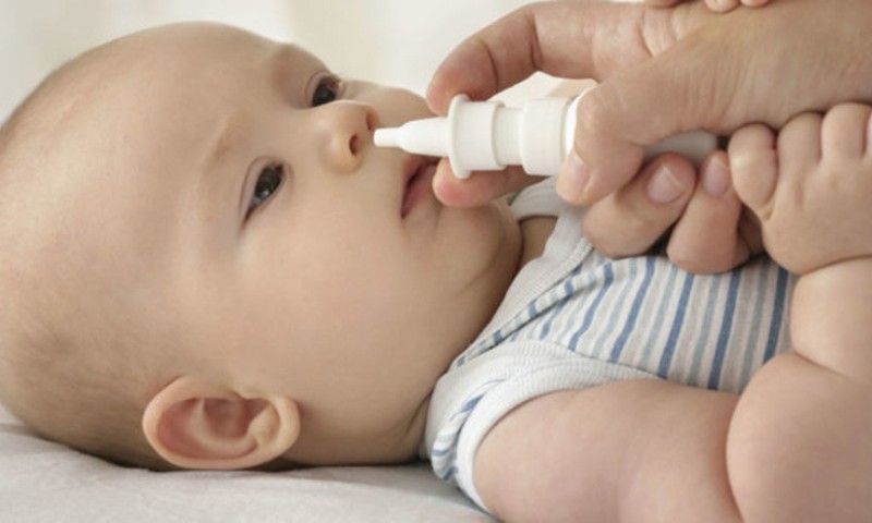 Làm sạch dịch mũi ở trẻ giúp quá trình chữa trị bệnh cảm cúm ở nhà hiệu quả và nhanh khỏi hơn (Nguồn: Sưu tầm Internet)
