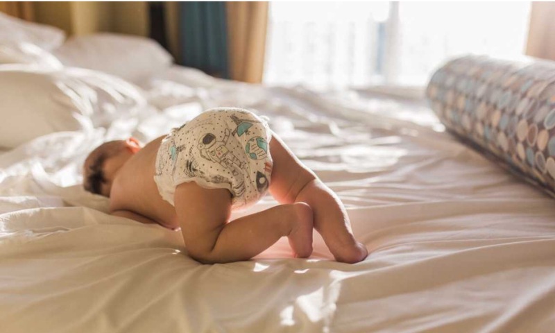 Trẻ bị ngã từ giường xuống đất bị đập đầu cần xử lý như thế nào (Nguồn: Sưu tầm Internet)